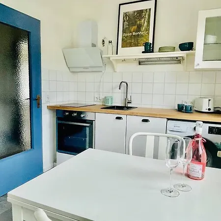 Blau Apartment